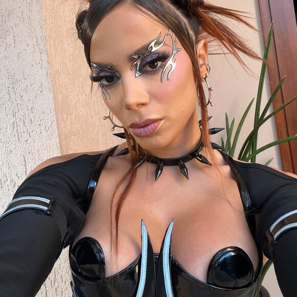 A fantasia de Anitta foi inspirada no universo gamer