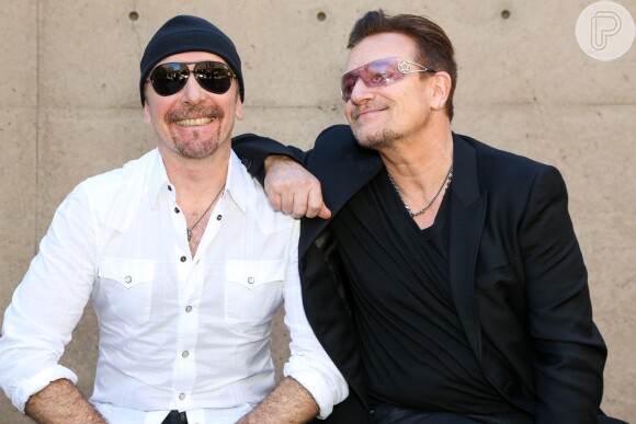 O guitarrista do U2, The Edge, falou à emissora de rádio KROQ sobre o estado de saúde de Bono Vox