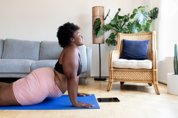 Foto: Diferentes posturas do yoga auxiliam na respiração e aliviam a  ansiedade - Purepeople