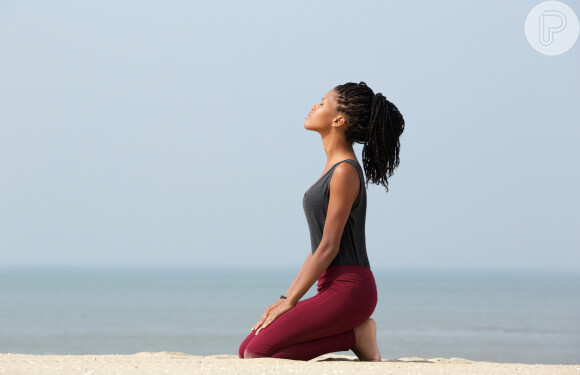 Yoga tende a deixar o praticante mais consciente de seu corpo e também dos sentimentos