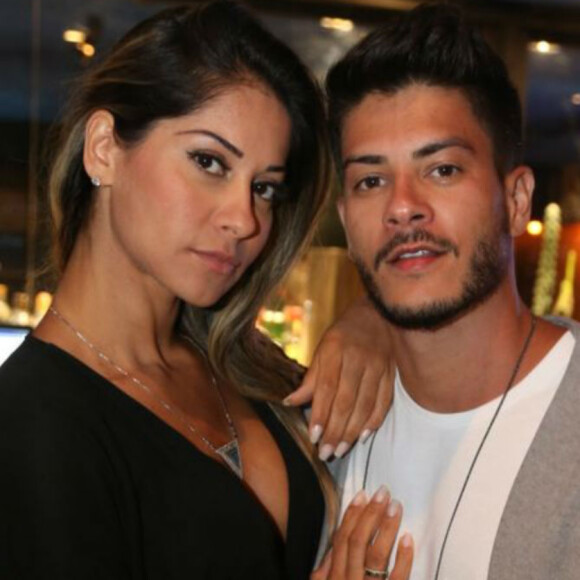 Mayra Cardi contou que Arthur Aguiar falou em suicídio antes de entrar no 'BBB 22'