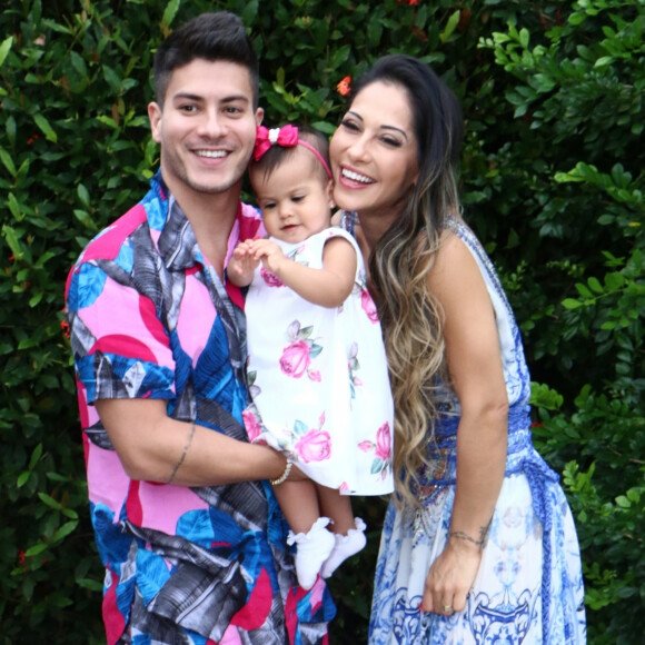 Mayra Cardi e Arthur Aguiar são pais de Sophia, de 3 anos