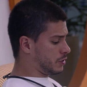 'BBB 22': Jade Picon ouviu Arthur Aguiar dizer que ela roubou dele a chance de escapar do paredão pelo Bate e Volta