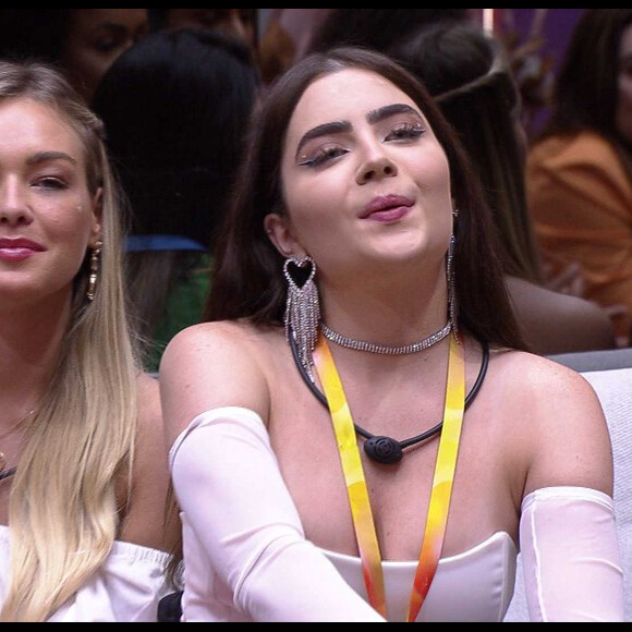 'BBB 22': Jade Picon tentou descobrir se eram presentes bons ou ruins, mas, sem a informação, escolheu Natália, Jessilane, Lucas e Naiara