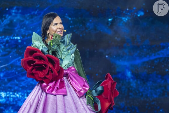 'The Masked Singer Brasil': a primeira eliminada do programa foi Gretchen, que se revelou embaixo da fantasia de Rosa