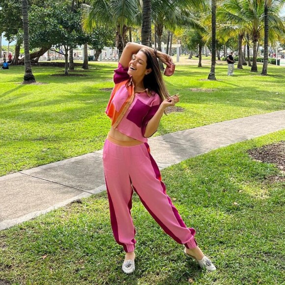 Thais Fersoza recebe elogios pela boa forma