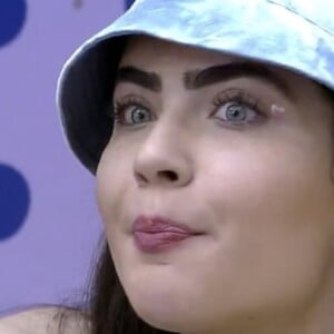 'BBB 22': reação de Jade Picon à repercussão da calcinha descartável na web divertiu as amigas do quarto Lollipop na madrugada desta sexta (18)