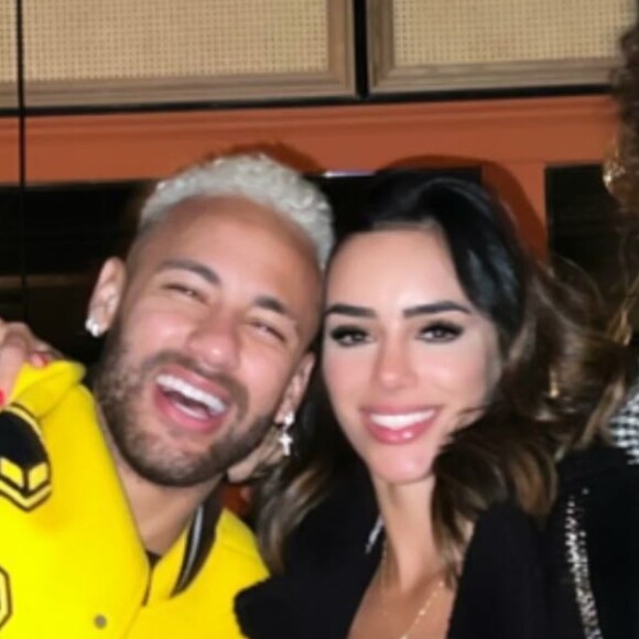 Bruna Biancadi e Neymar vão a double date com amigo do jogador