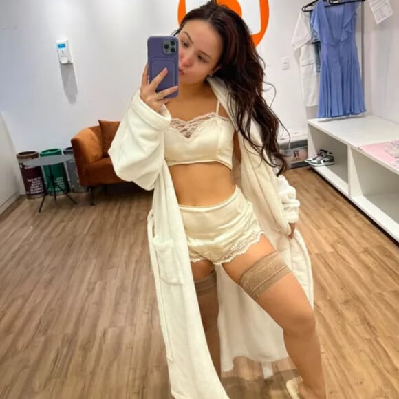 Larissa Manoela explicou por que ocultou foto da rede social