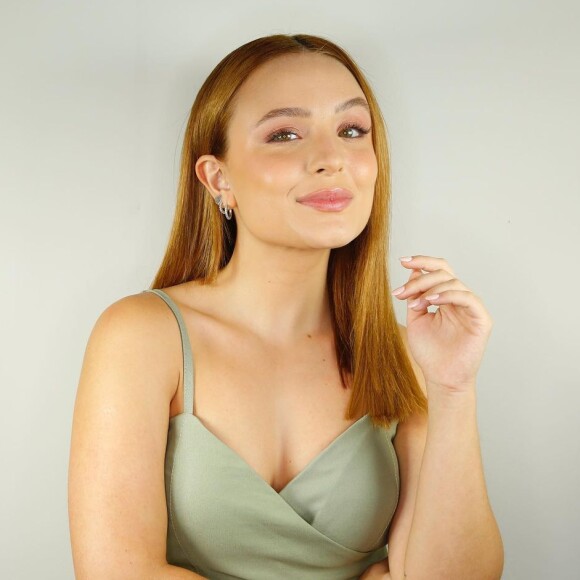 Larissa Manoela toma cuidados com a transição e a exposição na web