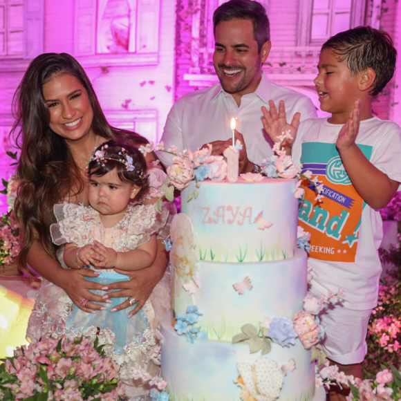 Simone celebrou o aniversário de 1 ano da filha, Zaya, ao lado do marido, Kaká Diniz, e do primogênito, Henry, de 7 anos