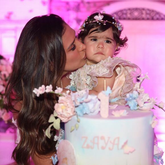 Simone Mendes celebrou 1 ano da filha, Zaya, com festa em São Paulo
