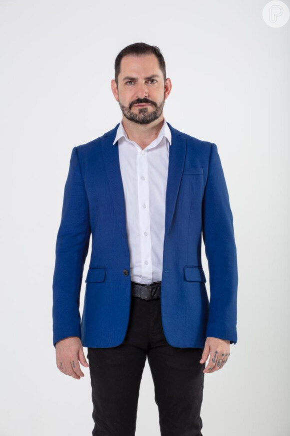 Eduardo Cristian é CEO da empresa Costurando Sucesso, voltada a cursos e mentorias para empreendedores do ramo têxtil e de confecções