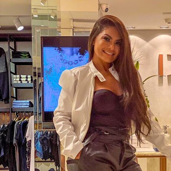 Paulinha Abelha chegou a reclamar da demora para começar um show, o que, segundo o empresário, não era comum: 'Ela nunca reclamou de nada'