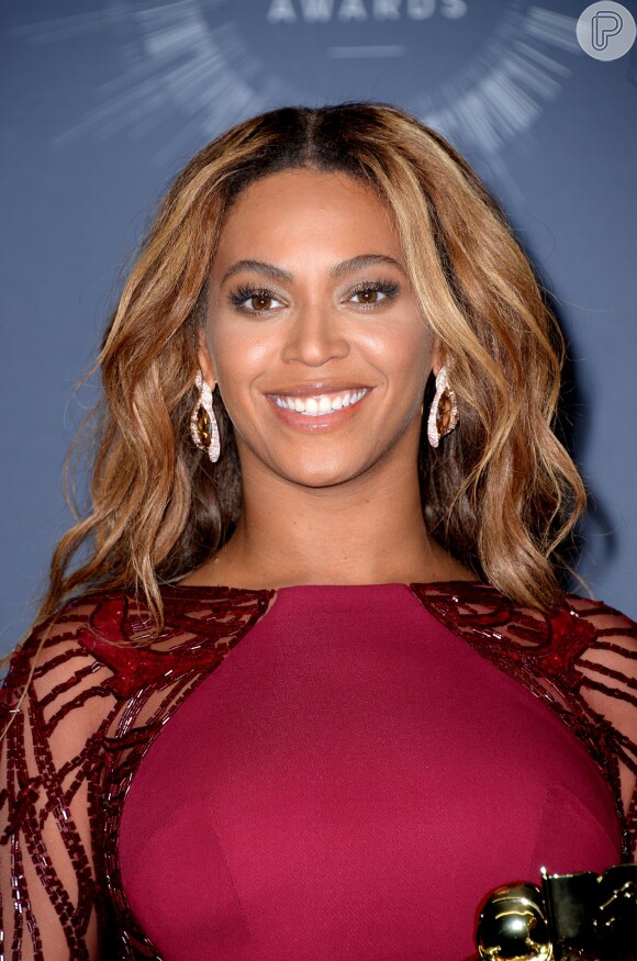 Beyoncé lidera as indicações do Grammy 2015