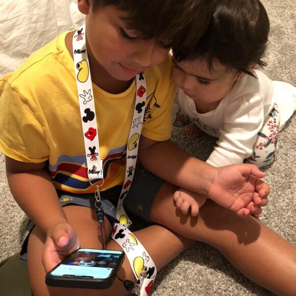 Filhos de Simone, Zaya está com 1 ano e Henry com 7