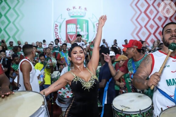 Mileide Mihaile dançou em ensaio da escola de samba Acadêmicos do Grande Rio