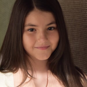 Marjorie Queiroz é Mical quando criança na 2ª temporada da novela/série 'Reis'
