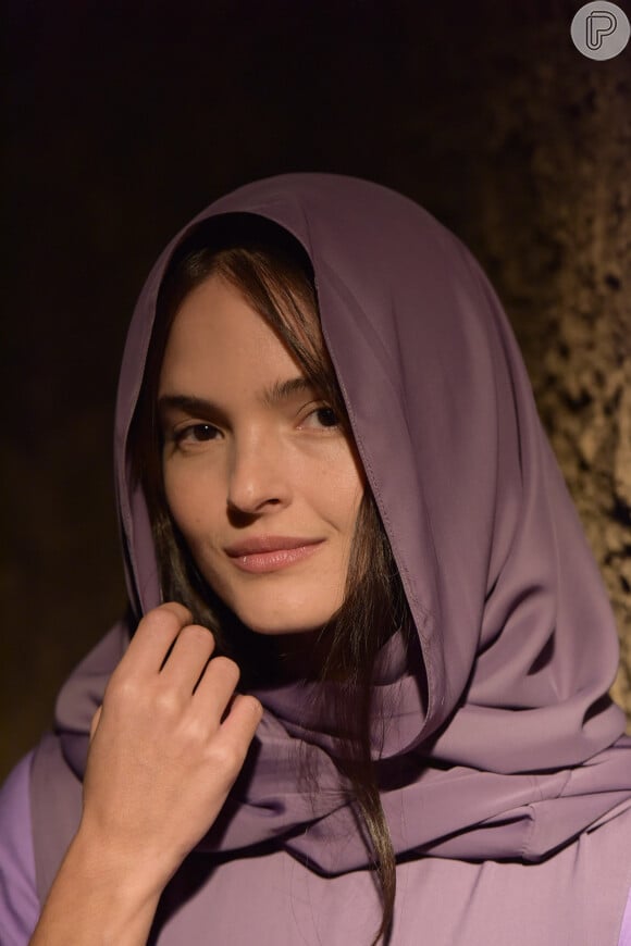 Na 4ª temporada da novela 'Reis', Berseba (criança) é Clara Galinari