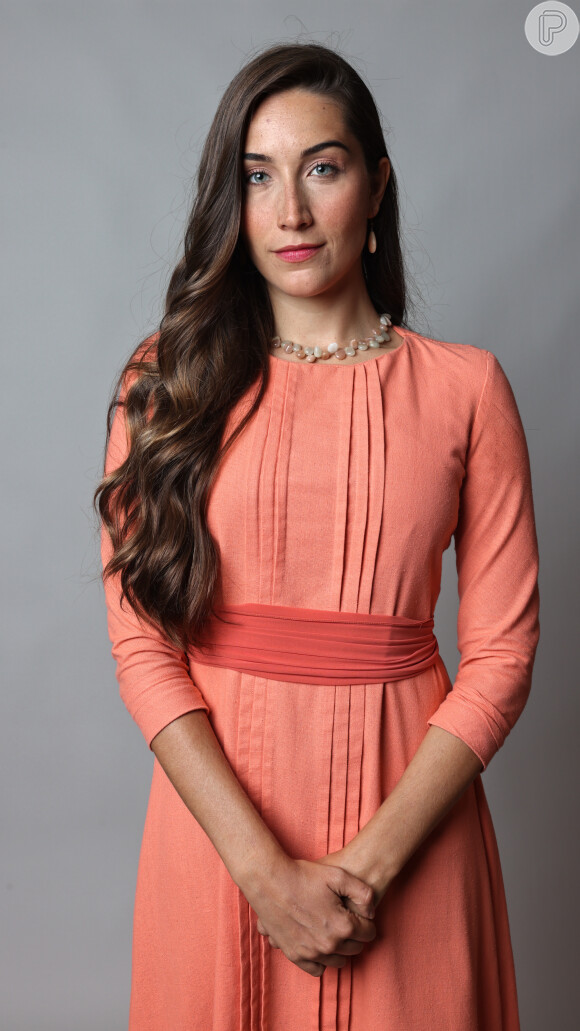 Egla é vivida pela atriz Samia Abreu na sexta temporada da série 'Reis'