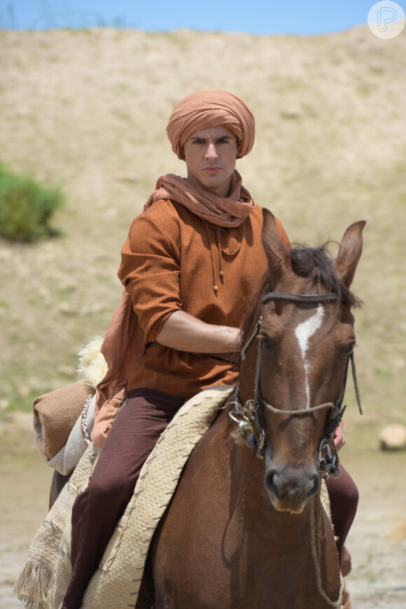 Benaia é interpretado por Thiago Amaral na sexta temporada da série 'Reis'