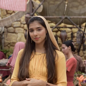 Noemi é a personagem de Juhlia Ficer na sexta temporada da série 'Reis'
