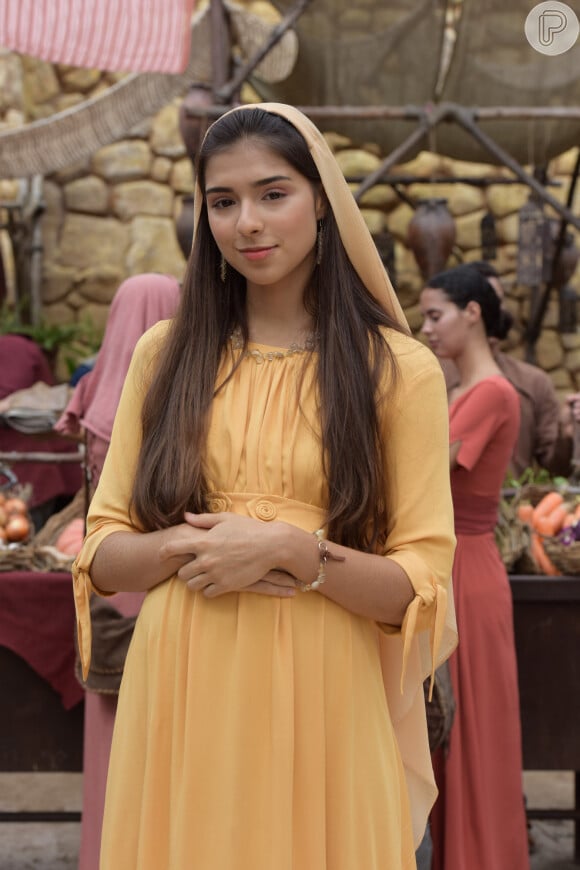 Noemi é a personagem de Juhlia Ficer na sexta temporada da série 'Reis'