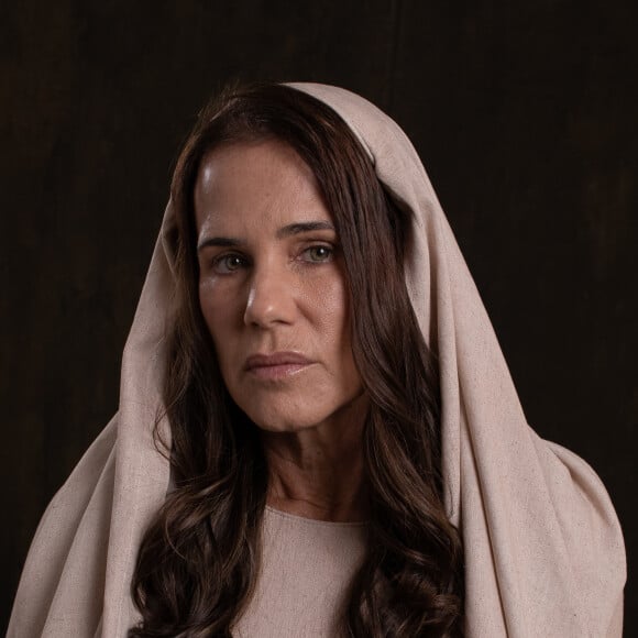 Na oitava temporada da série/novela 'Reis', Andrea Veiga vive a Golda