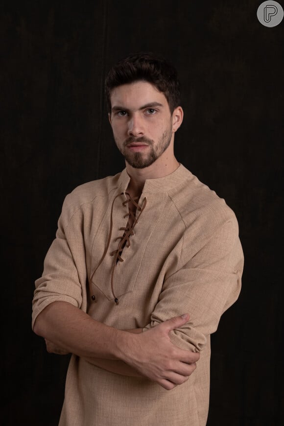 Na oitava temporada da série/novela 'Reis', Miguel Ferrari é Mica na juventude