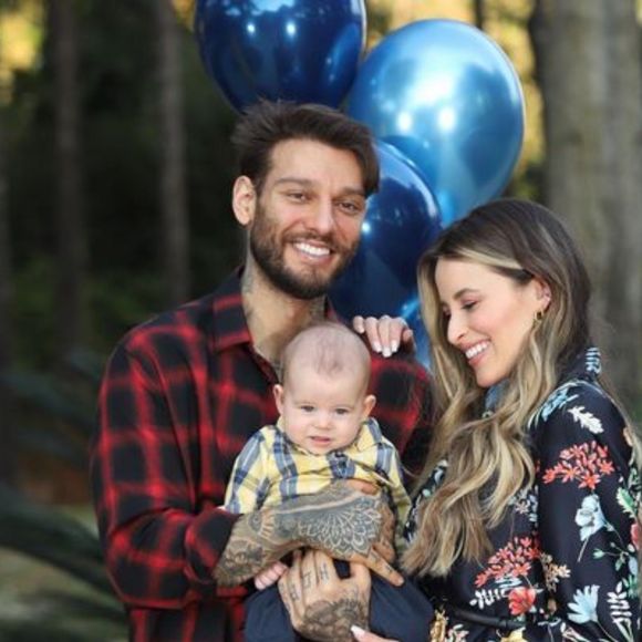 Lucas Lucco e Lorena Carvalho têm um filho de 1 ano juntos, o pequeno Luca