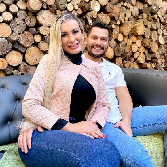 Andressa Urach é casada com o oficial de Justiça Thiago Lopes