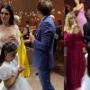 Casamento de Natália Guimarães e Leandro, do KLB, ficam ao lado das filhas gêmeas, de oito anos, durante a festa