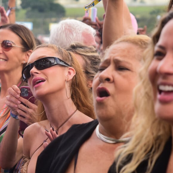 Marina Ruy Barbosa encontra Mônica Martelli no show de Pabllo Vittar no Lollapalooza