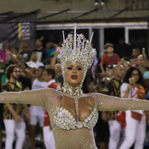 Viviane Araujo treinou para fazer bonito no Carnaval 2022
