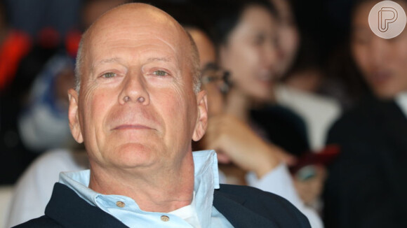 Bruce Willis está se afastando da carreira devido à afasia