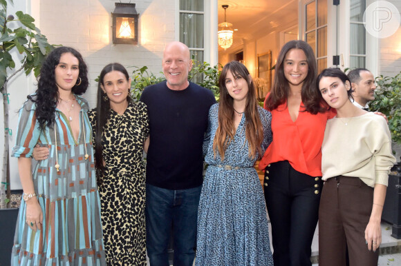 O comunicado foi assinado pelas filhas de Bruce Willis, sua atual mulher, Emma Heming, e a ex, Demi Moore