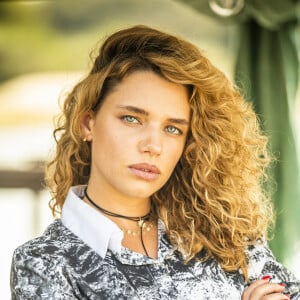 Na novela 'Pantanal', Madeleine (Bruna Linzmeyer) não se adapta à vida no mato