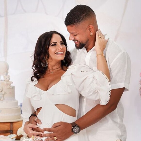 Viviane Araújo será mãe pela primeira vez