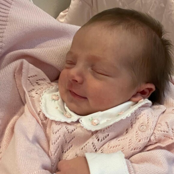 Filha de Bárbara Evans, Ayla nasceu em 3 de  abril de 2022 de cesárea
