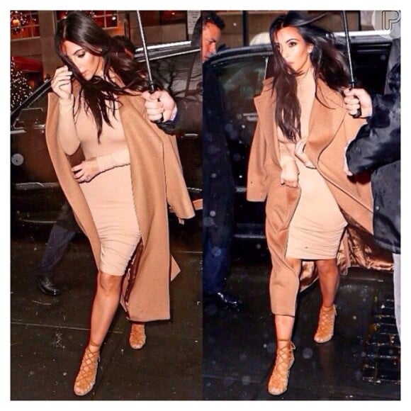 Kim Kardashian complementou o look do vestido de US$ 19 com um casaco da grife Max Mara