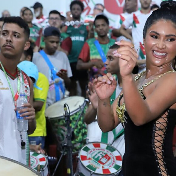 A Grande Rio é a penúltima escola a desfilar neste sábado (23)