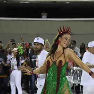 Grande Rio também conta com Paolla Oliveira como Rainha de Bateria