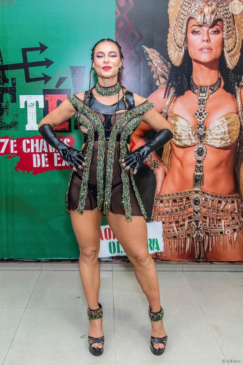 Paolla Oliveira é Rainha de Bateria da Grande Rio