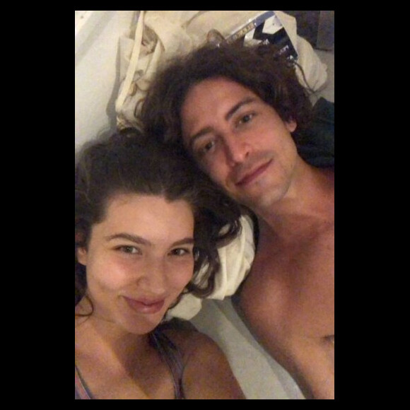 Jesuíta Barbosa e Alanis Guille ficaram mais próximos durante as gravações de 'Pantanal', mas o ator negou romance com a colega de elenco