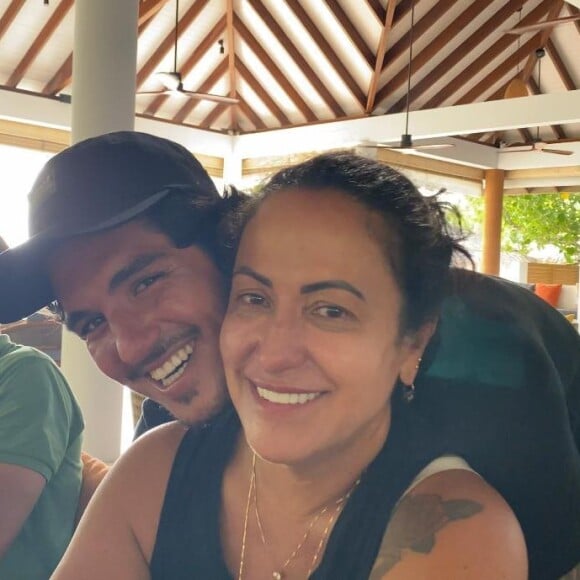 Gabriel Medina e a mãe, Simone, encerraram parceria após brigas em família