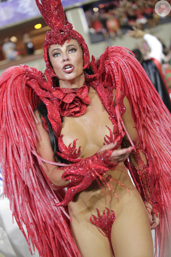 Poderosa, Paolla Oliveira no desfile da Grande Rio no Carnaval 2022