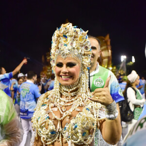 Viviane Araújo não desfilou como rainha de bateria da Mancha Verde no dia dos desfiles oficiais por causa de conflito na agenda