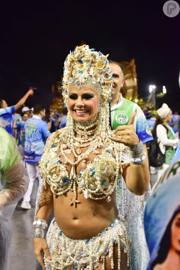Viviane Araújo não desfilou como rainha de bateria da Mancha Verde no dia dos desfiles oficiais por causa de conflito na agenda