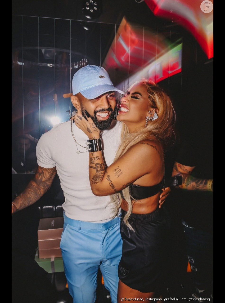 Gabigol e Rafaella Santos aproveitaram os desfiles após Rafaella atravessar a Sapucaí pelo Salgueiro