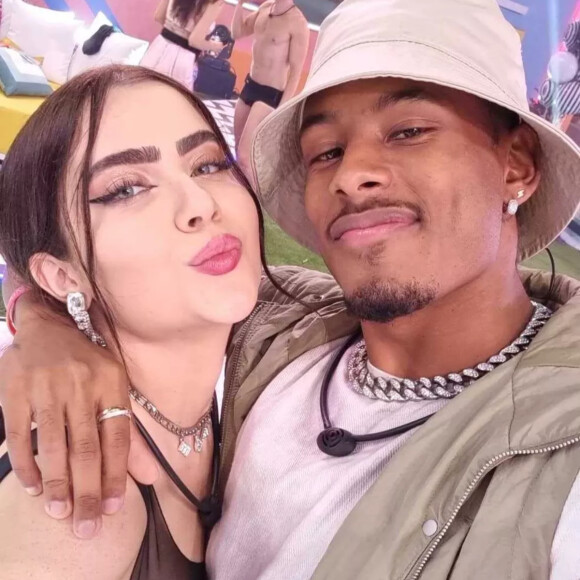 Jade Picon e Paulo André formaram um casal enquanto estavam confinados no 'BBB 22'